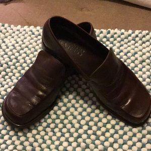 Brown and very comfortable loafer
